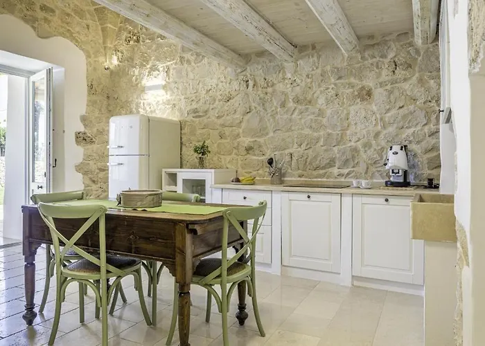 Konukevi Dimora Le Site Torre Suda